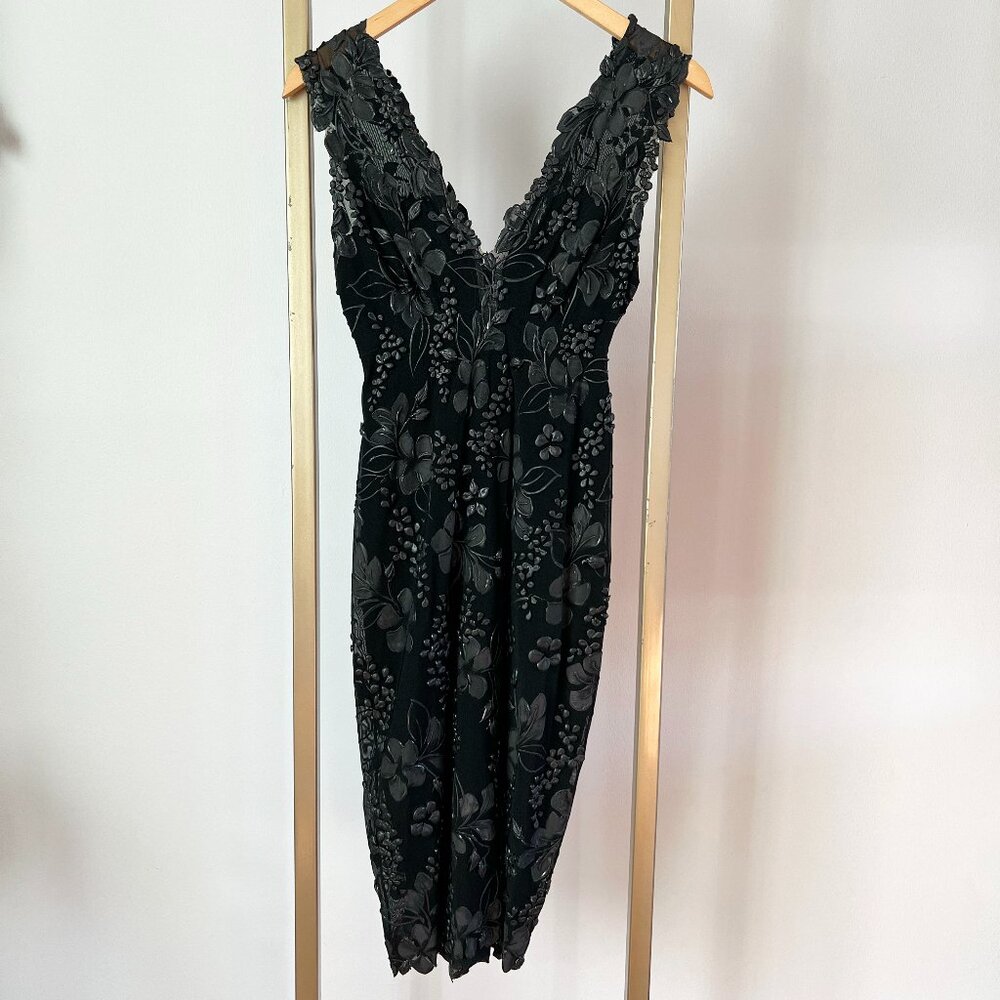 Ema Savahl, Hand-Painted Black knee-length Body Sculpting Dress – Size Small (S)
